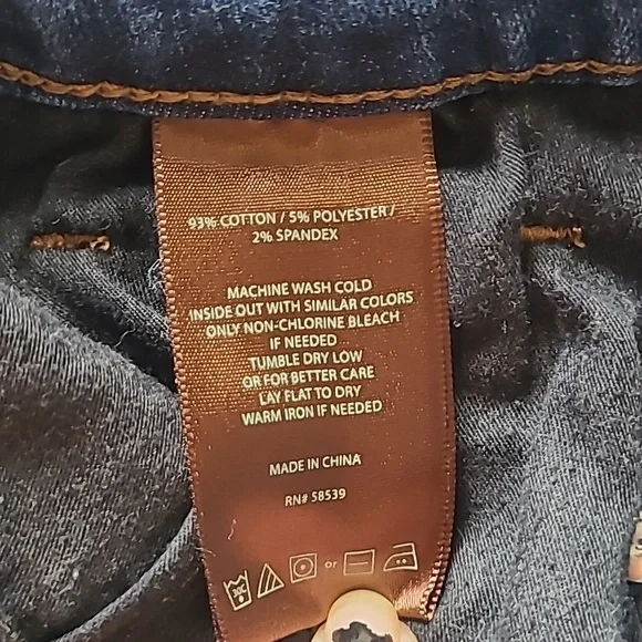 Kut From The Kloth Kick Flare Capri Dark Blue Jean Stretch Womens Size 10 - Picture 13 of 14